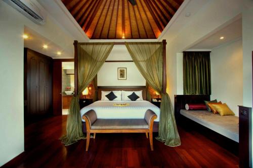 The Khayangan Dreams Villa Seminyak - image 2