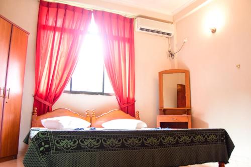 Standard Double Room image 3