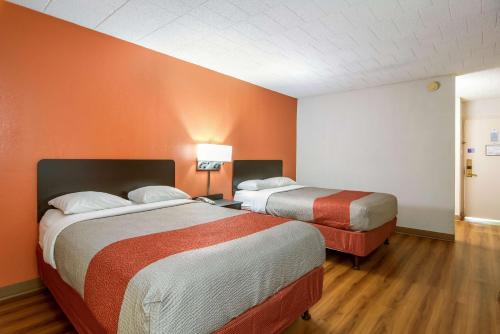 Motel 6-New Stanton, PA in New Stanton, USA