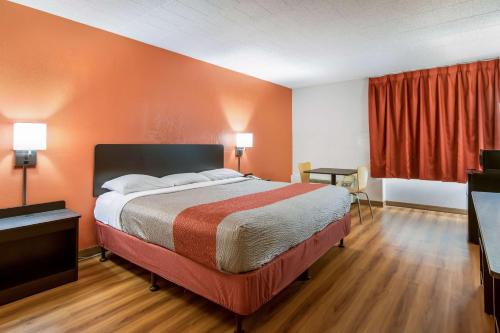 Motel 6-New Stanton, PA in New Stanton, USA