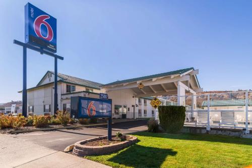 Motel 6-The Dalles, OR