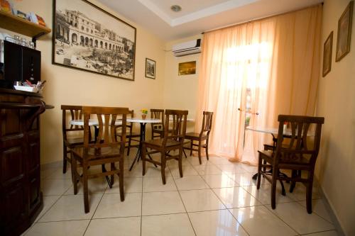 餐厅, 电影节酒店 (Hotel Cineholiday) in 那不勒斯