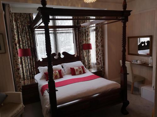 East Mount House - image 2