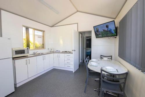 Karrinyup Waters Resort Karrinyup Waters Resort is perfectly located for both business and leisure guests in Perth. Both business travelers and tourists can enjoy the propertys facilities and services. Service-minded staff 