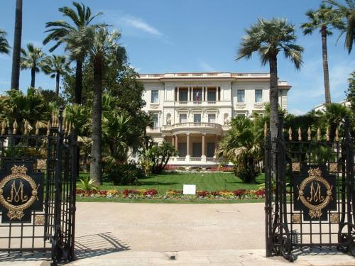 Nestor&Jeeves - PALAIS DE FRANCE - Central - Sea front - image 5