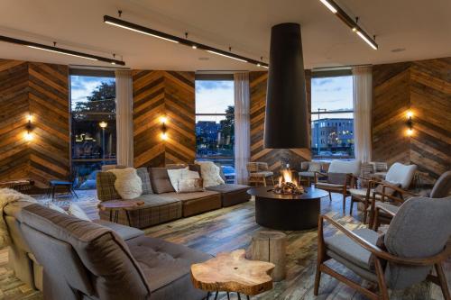 Urban Lodge Hotel - image 8