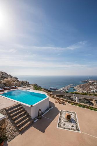 Manolia View