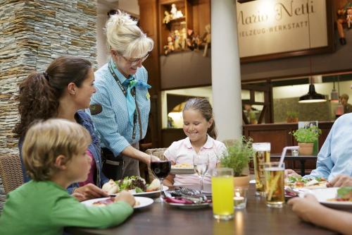 Hotel Bispinger Heide by Center Parcs - image 2