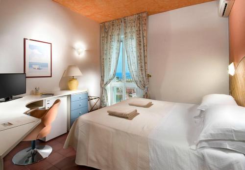 Standard Double or Twin Room with Sea View