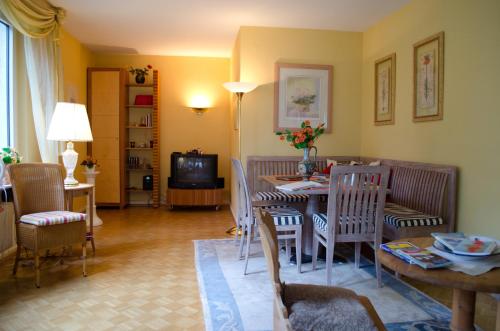 Hotel Helvetia Garni - image 11