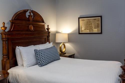 Deluxe Queen Room with Two Queen Beds room in East Bay Inn Historic Inns of Savannah Collection