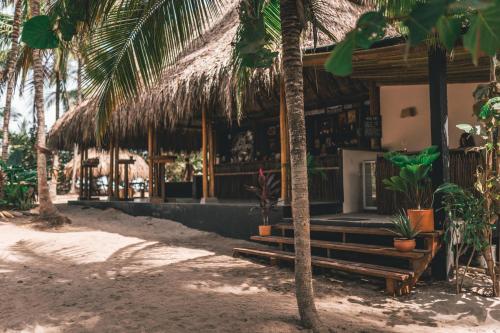 Los Hermanos Beach Hostal