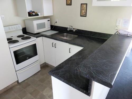 阿德米拉斯汽车旅馆