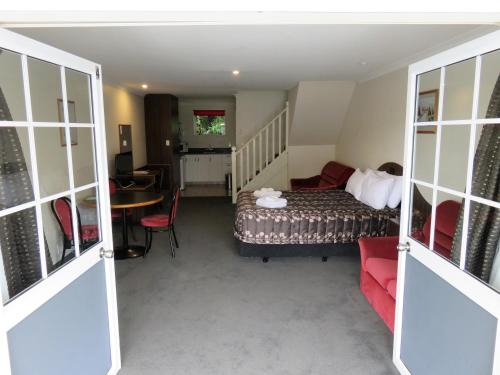 阿德米拉斯汽车旅馆