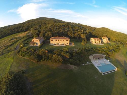  Podere Dottrina Villa Sleeps 22 WiFi, Pension in Podere Dottrina