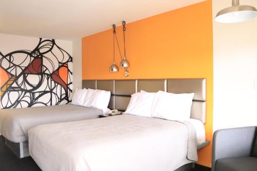 University Inn - image 7