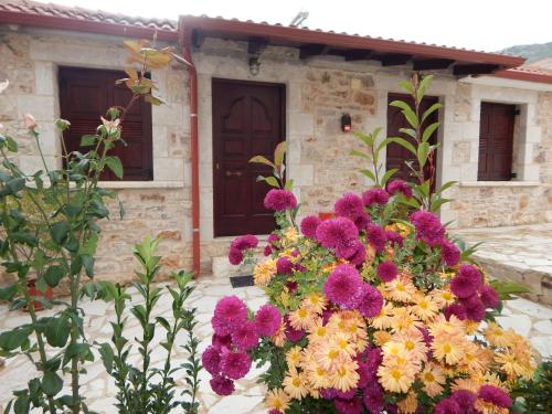  Hospitality in the mountainous Arcadia in Dháras