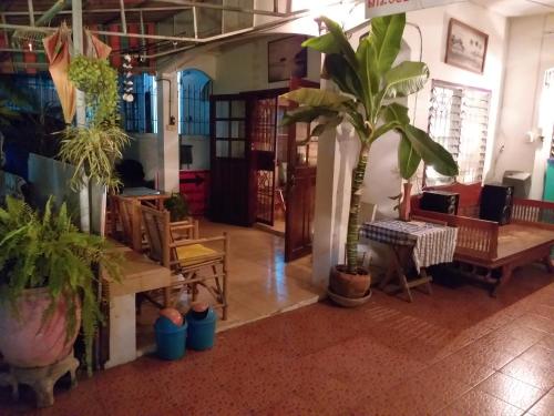 ศรีกรุงเกสท์เฮาส์  (Srikrung Guesthouse) in หันตรา