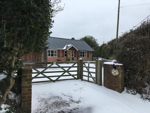 Oak Tree Cottage, Charming, Rural New Forest Home