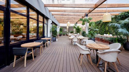 171784386 Radisson Blu 1882 Hotel, Barcelona Sagrada Familia