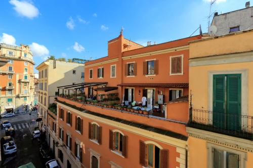 Monti charming apartment - Rome short let Service - image 3