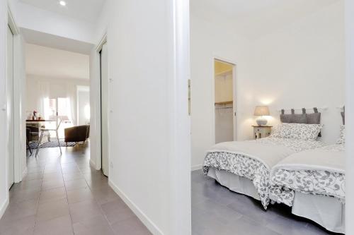 Monti charming apartment - Rome short let Service - image 2