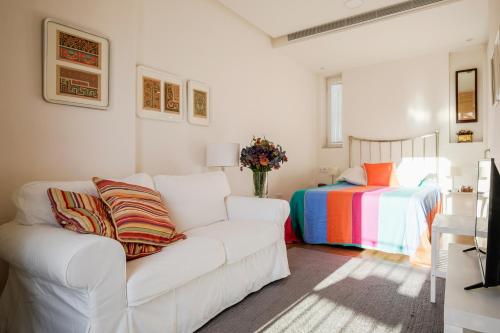 Sevilla Home Center Suites - image 11