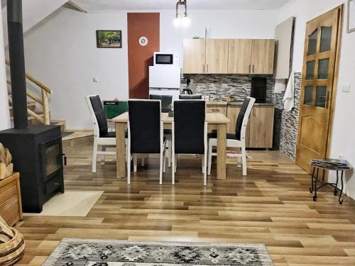 virtuve, Hotel Chalet Kujta in Boge