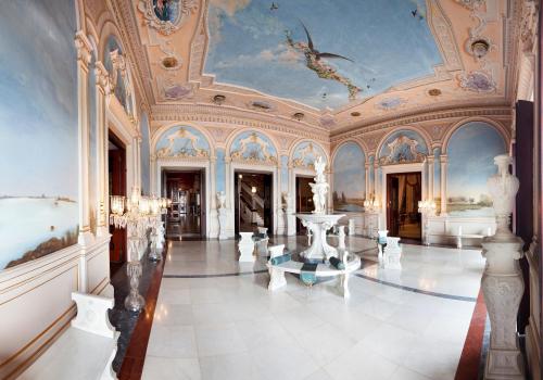 Taj Falaknuma Palace Hyderabad