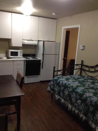 Grandma's Suite - PRIVATE APARTMENT REDUCED PRICE ON TOURS