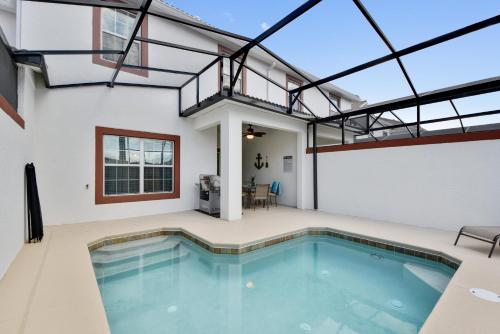 Charming Vacation Townhome with private pool CG1576 - image 2
