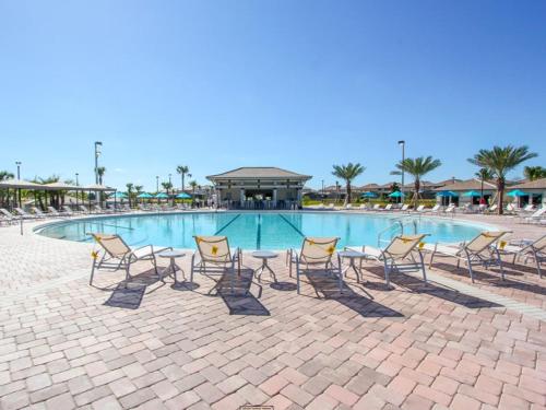 Charming Vacation Townhome with private pool CG1576 - image 6