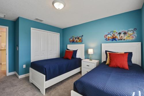 Charming Vacation Townhome with private pool CG1576 - image 7