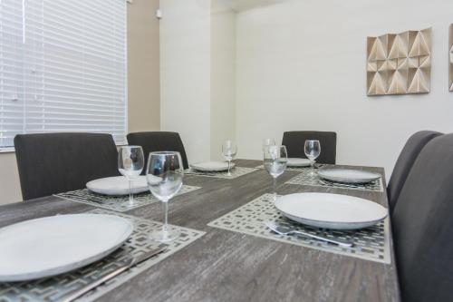 Beautiful Apartment at Storey Lake (272975) - image 11