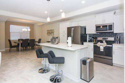 Beautiful Apartment at Storey Lake (272975) - image 8