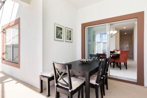 Lovely Vacation Townhouse with Pool SL3103 - image 3