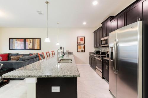 Lovely Vacation Townhouse with Pool SL3103 - image 3