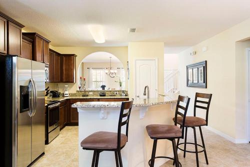 Spacious Vacation Home with Pool TW2825 - image 9