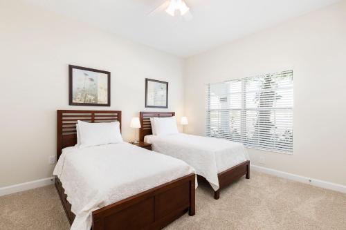 Lovely Vacation Townhouse with Pool SL3103 - image 13
