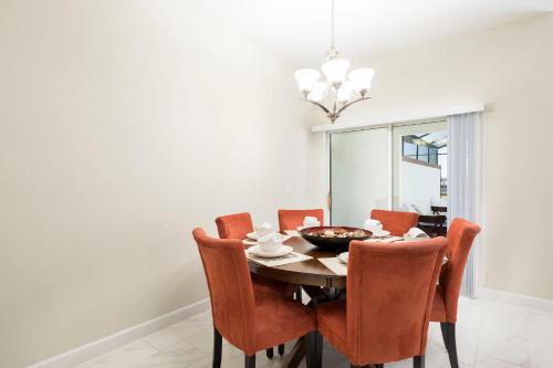 Lovely Vacation Townhouse with Pool SL3103 - image 5