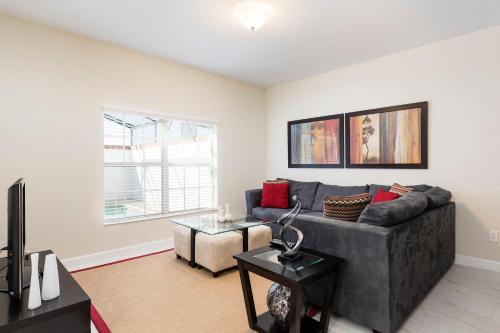 Lovely Vacation Townhouse with Pool SL3103 - image 7