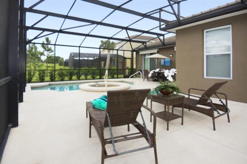 Spacious and Gorgeous Single Home with game room ST5148 - image 3