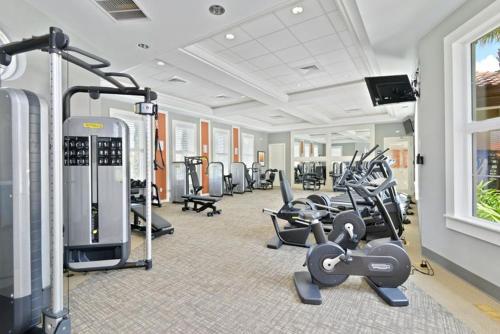 Spacious and Gorgeous Single Home with game room ST5148 - image 5