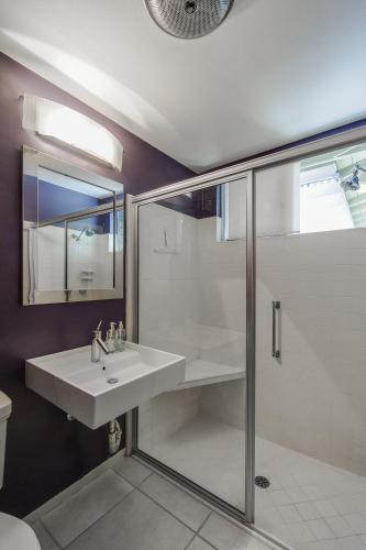 Palm Springs 3 Bedroom 2 Bathroom Home - main image