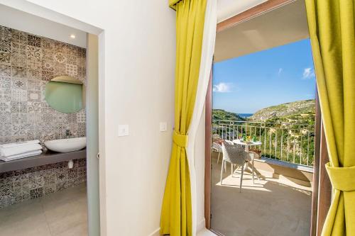 Viewpoint Boutique Living - image 3