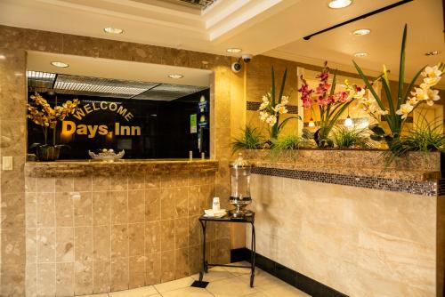 Lobby, Days Inn by Wyndham Concord in Concord (CA)