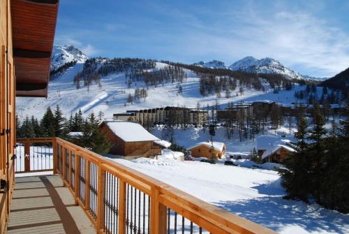 grand chalet plein sud gîte à louer Cervières