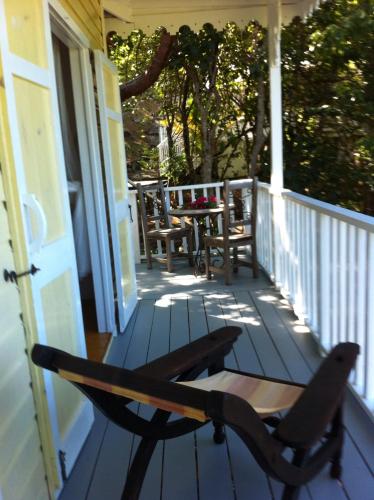 Utvendig, Treehouse Cottage in Five Islands