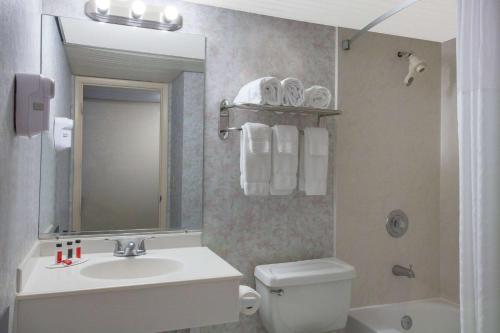 Space Coast Hotel Titusville-Kennedy Space Center in Titusville, USA