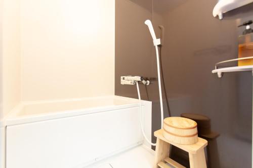 Japanese-Style Townhouse image 8